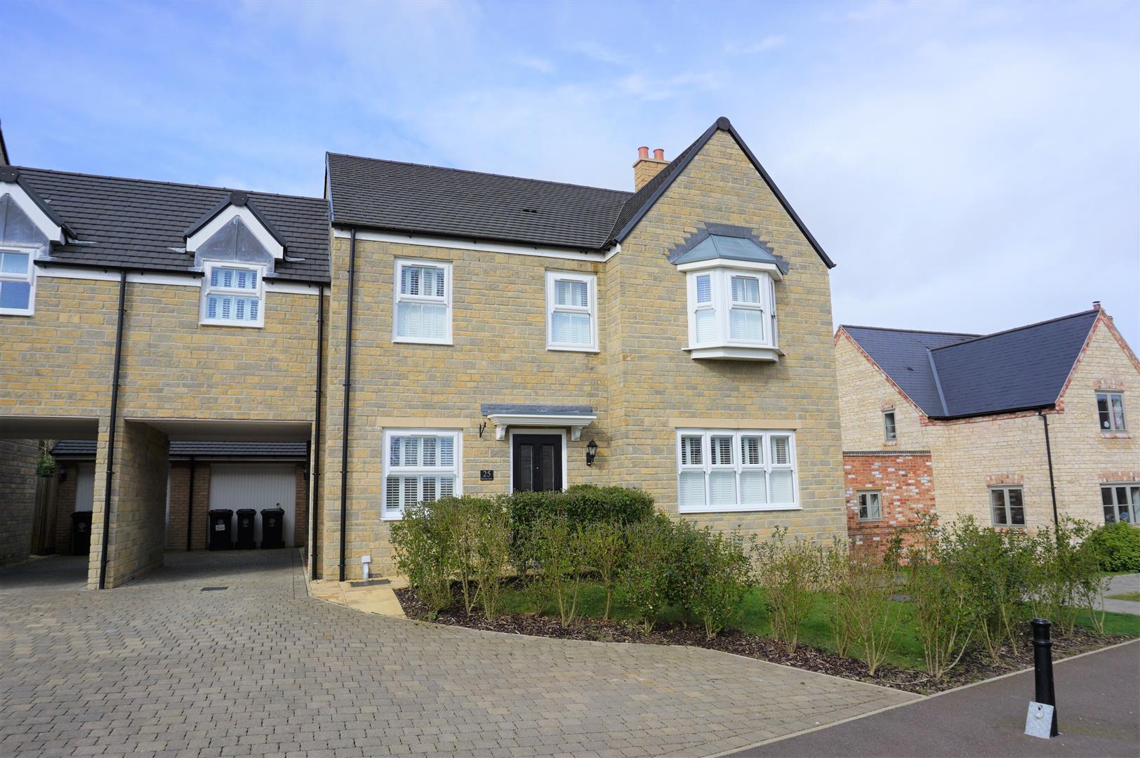 Red Kite Drive, Oundle Just Lets